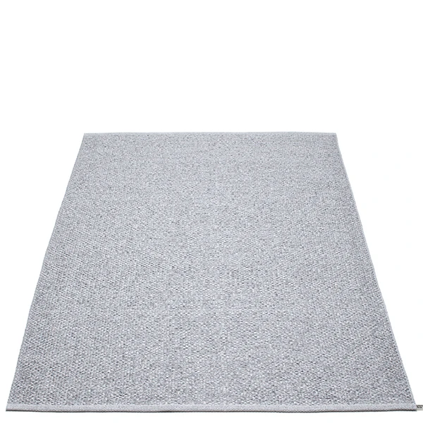 Pappelina Svea Rug, 140 X 220 Cm, Grey Metallic 3 Pappelina Svea Rug, 140 X 220 Cm, Grey Metallic