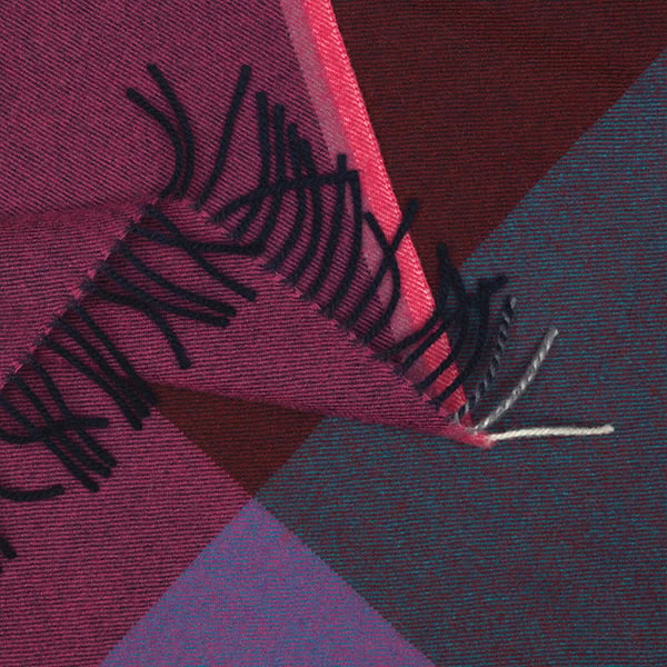 Vitra Colour Block Blanket, Blue - Bordeaux 5 Vitra Colour Block Blanket, Blue - Bordeaux - Image 3