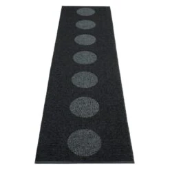 Pappelina Vera 2.0 Rug, 70 X 280 Cm, Black