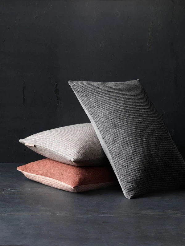 Fritz Hansen Aiayu Cushion, 40 X 60 Cm, Anthracite 4 Fritz Hansen Aiayu Cushion, 40 X 60 Cm, Anthracite - Image 2