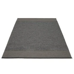 Pappelina Edit Rug, 140 X 200 Cm, Black