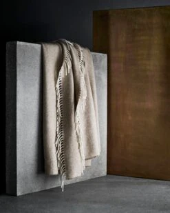 Fritz Hansen FH Cashmere Throw, Beige 9 Fritz Hansen FH Cashmere Throw, Beige -Fine Home Textiles Store 8405 Objects Throw Natural brown