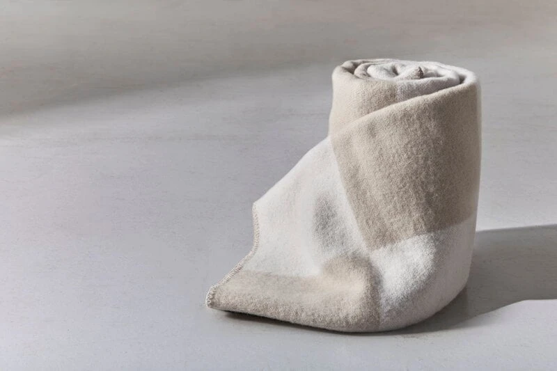 Anno Ala Throw, 130 X 180 Cm, White - Sand 4 Anno Ala Throw, 130 X 180 Cm, White - Sand - Image 2