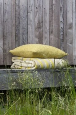 Røros Tweed Bislett Throw 200 X 135 Cm, Lemon Tart -Fine Home Textiles Store BISLETT 5153 Lemon tart 2