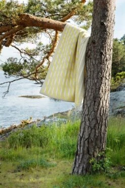Røros Tweed Bislett Throw 200 X 135 Cm, Lemon Tart -Fine Home Textiles Store BISLETT 5153 Lemon tart