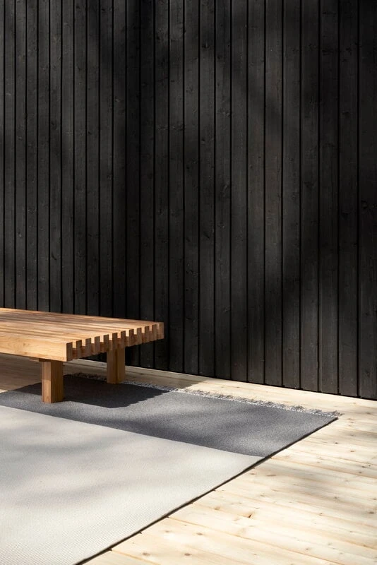 Woodnotes Beach In-Out Rug, Pearl Grey - Graphite 5 Woodnotes Beach In-Out Rug, Pearl Grey - Graphite - Image 3