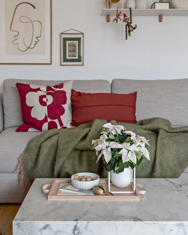 Lapuan Kankurit Revontuli Mohair Blanket, Powder - Olive 5 Lapuan Kankurit Revontuli Mohair Blanket, Powder - Olive - Image 3