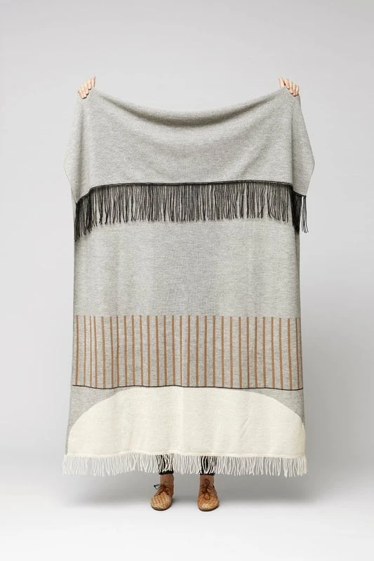 Form & Refine Aymara Plaid, 190 X 130 Cm, Pattern Grey 6 Form & Refine Aymara Plaid, 190 X 130 Cm, Pattern Grey - Image 4