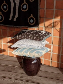 Marimekko Musta Tamma Cushion Cover, 40 X 60 Cm, Brown - Blue 5 Marimekko Musta Tamma Cushion Cover, 40 X 60 Cm, Brown - Blue -Fine Home Textiles Store FINAL Marimekko prefall 20215227 5 VS