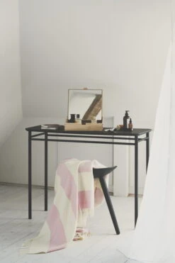 Silkeborg Uldspinderi The Sweater Throw, Rose 11 Silkeborg Uldspinderi The Sweater Throw, Rose -Fine Home Textiles Store Heg Mller 200625 Silkeborg Uldspinderi4copy