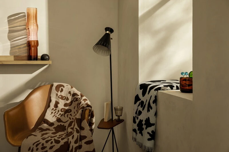 Iittala OTC Cheetah Blanket, Black - White 8 Iittala OTC Cheetah Blanket, Black - White - Image 6