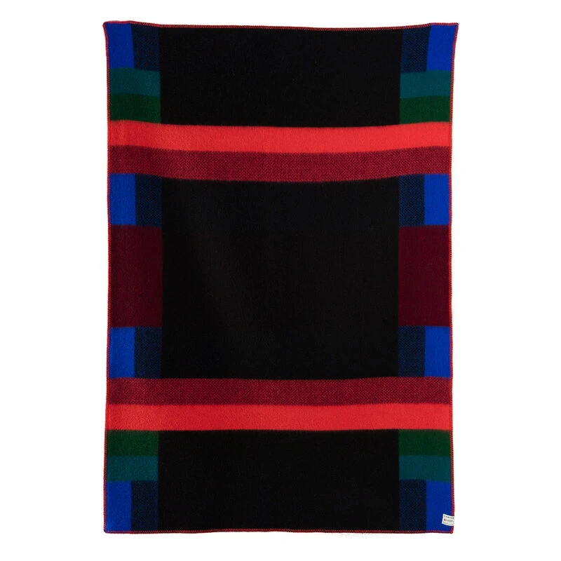 Røros Tweed Mikkel Throw, 135 X 200 Cm, Dark 4 Røros Tweed Mikkel Throw, 135 X 200 Cm, Dark - Image 2