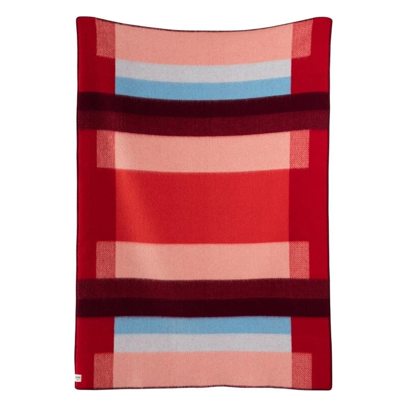 Røros Tweed Mikkel Throw, 135 X 200 Cm, Red 4 Røros Tweed Mikkel Throw, 135 X 200 Cm, Red - Image 2