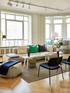 HAY Moiré Kelim Rug, Cinnamon 10 HAY Moiré Kelim Rug, Cinnamon -Fine Home Textiles Store Mags Soft 3 Seater comb 4 right Metaphore 027 beige stitching Moire Kelim cinnamon CPH Deux 215 Bench L140xW35xH45 pearl white laminate pearl white plywood