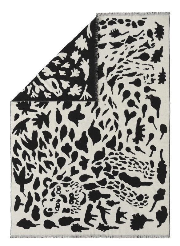 Iittala OTC Cheetah Blanket, Black - White 5 Iittala OTC Cheetah Blanket, Black - White - Image 3