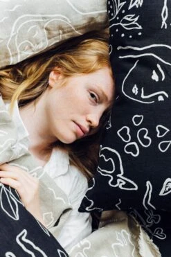 Saana Ja Olli Onnenmaa Cushion Cover, 40 X 60 Cm, Beige - White 6 Saana Ja Olli Onnenmaa Cushion Cover, 40 X 60 Cm, Beige - White -Fine Home Textiles Store Onnenmaa Saana ja Olli 2017 hi res kuva Suvi Keslinen 5 1