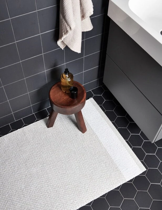 Pappelina Edit Rug, 140 X 200 Cm, Fossil Grey 4 Pappelina Edit Rug, 140 X 200 Cm, Fossil Grey - Image 2