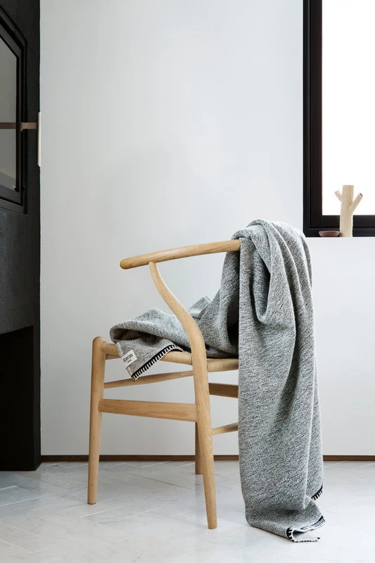 Røros Tweed Picnic Throw 200 X 150 Cm, Natural 5 Røros Tweed Picnic Throw 200 X 150 Cm, Natural - Image 3