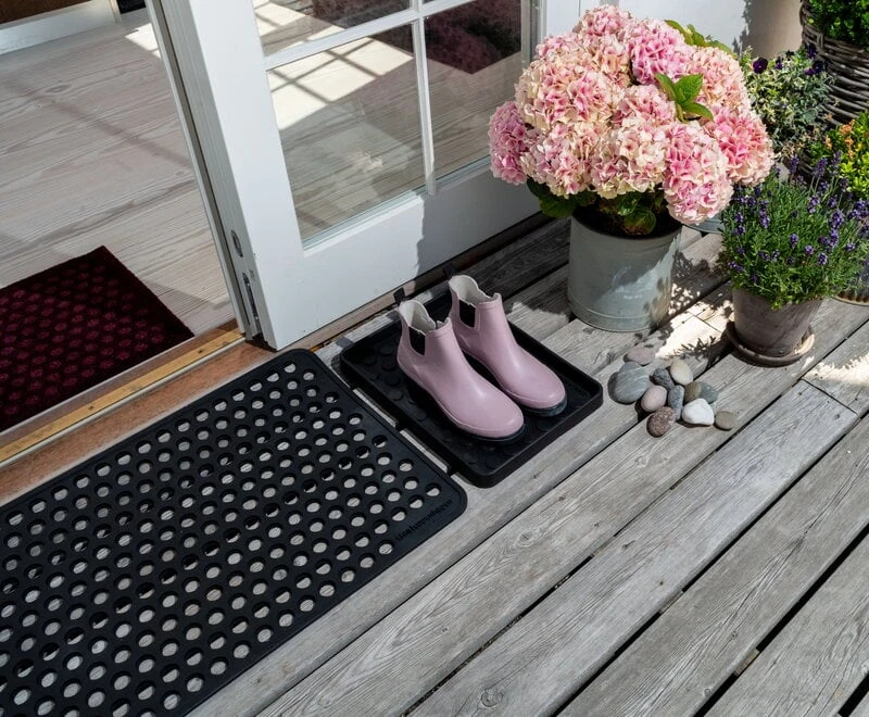 Tica Copenhagen Dot Doormat, 45 X 75 Cm, Black 6 Tica Copenhagen Dot Doormat, 45 X 75 Cm, Black - Image 4