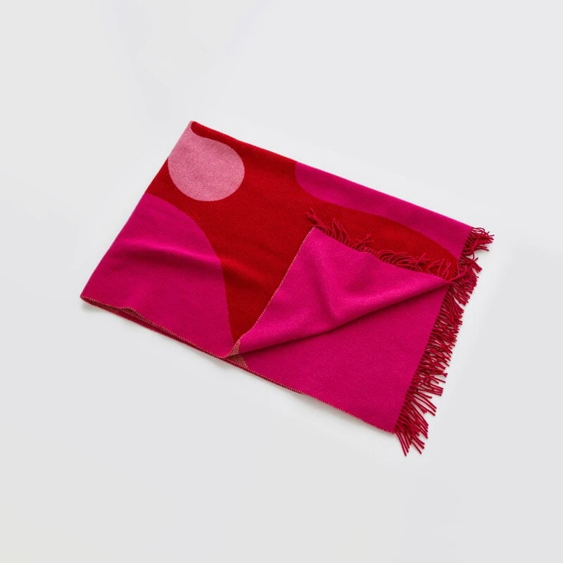 Raawii Teenagers From Mars Blanket, Red - Pink - White 4 Raawii Teenagers From Mars Blanket, Red - Pink - White - Image 2