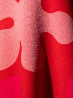 Raawii Teenagers From Mars Blanket, Red - Pink - White 12 Raawii Teenagers From Mars Blanket, Red - Pink - White -Fine Home Textiles Store Teenagers From Mars Olimpia Pink CloseUp role