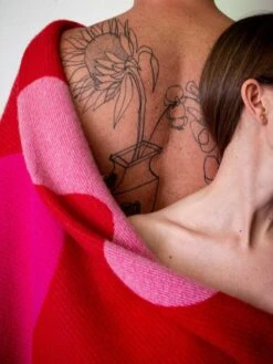 Raawii Teenagers From Mars Blanket, Red - Pink - White 13 Raawii Teenagers From Mars Blanket, Red - Pink - White -Fine Home Textiles Store Teenagers From Mars Olimpia Pink Skin 2 role