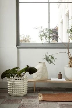 Ferm LIVING Block Mat, 80 X 50 Cm, Brick - Natural 7 Ferm LIVING Block Mat, 80 X 50 Cm, Brick - Natural -Fine Home Textiles Store fermLIVING AW21 CeramicBasketXLOffWhite KonaDisplayTable UraScentedCandleBurnedSienna image