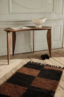 Ferm LIVING Mara Knotted Rug, S, Black - Chocolate -Fine Home Textiles Store fermLIVING AW21 FeveDeskWalnut FountainCentrepiece MaraKnottedRugSmallBlackChocolate image
