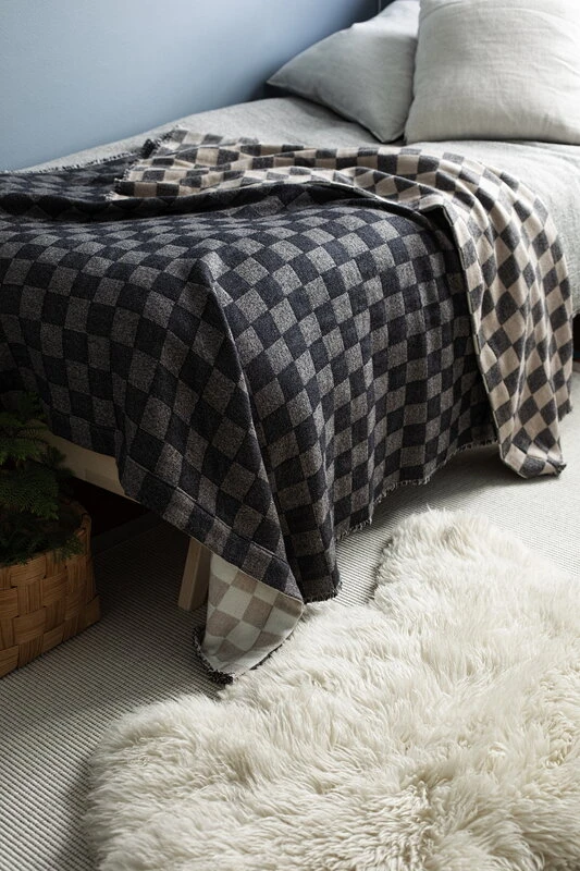 Lapuan Kankurit Shakki Throw, Beige - Black - White 4 Lapuan Kankurit Shakki Throw, Beige - Black - White - Image 2