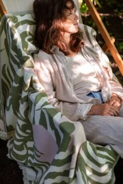 Lapuan Kankurit Kuutamo Throw, Olive - Rose 8 Lapuan Kankurit Kuutamo Throw, Olive - Rose -Fine Home Textiles Store lapuankankurit kuutamo blanket olive rose 3 0