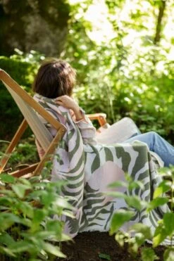 Lapuan Kankurit Kuutamo Throw, Olive - Rose 10 Lapuan Kankurit Kuutamo Throw, Olive - Rose -Fine Home Textiles Store lapuankankurit kuutamo blanket olive rose 4 0