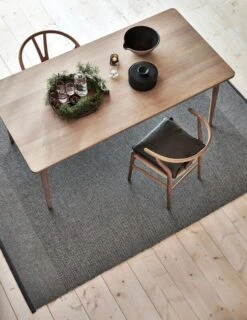 Pappelina Edit Rug, 140 X 200 Cm, Black 11 Pappelina Edit Rug, 140 X 200 Cm, Black -Fine Home Textiles Store pappelina edit black livningroom winter creative